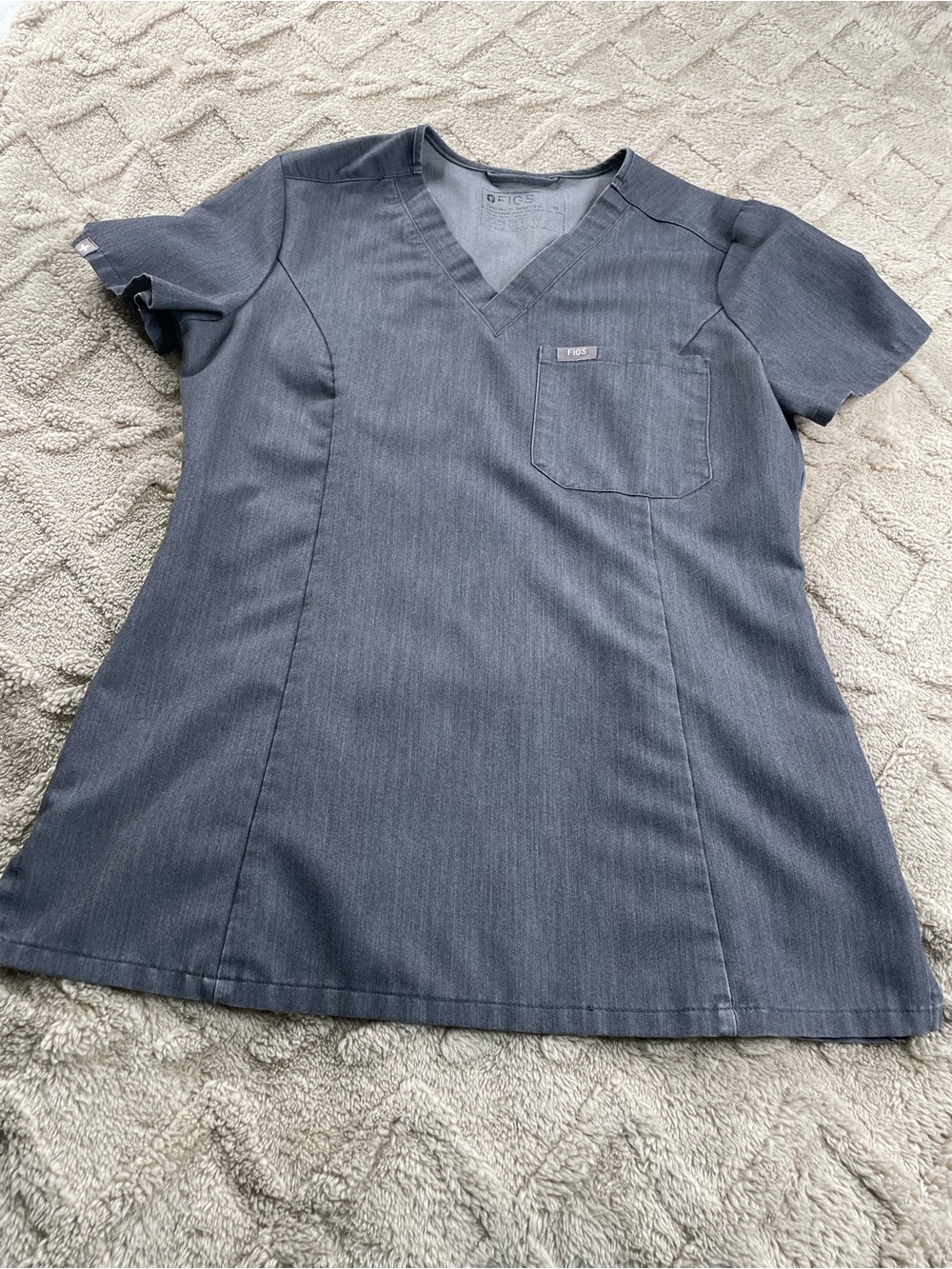 FIGS Heathered Gray V-Neck Scrub Top
Size XS Medical Staff